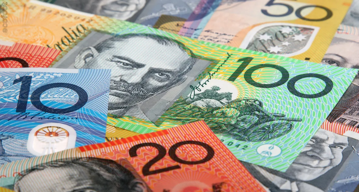 Text: Australian dollar banknotes symbolising Victoria’s commercial solar rebate and business solar incentives. 